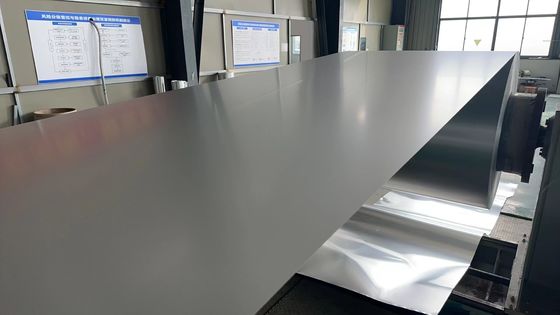 Máng xối nước mưa cuộn nhôm tráng màu dày 0,55mm rộng 1250mm được sử dụng với các tấm nhôm sơn sẵn
