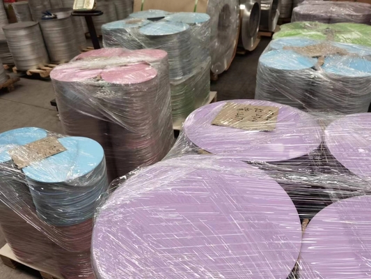 Hợp kim 1060 H24 Nhiệt độ 0,70mm Độ dày 440mm Diameter Đĩa nhôm được sơn sẵn Vòng tròn nhôm cho biển báo Fascia
